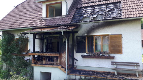 Brand im Eingangsbereich eines Wohnhauses in Außeregg - 29. Mai 2018